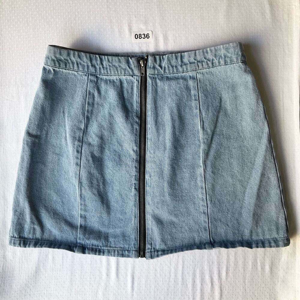 Forever 21 Women’s Basic Denim Mini Skirt size L, Blue, Zipper Front